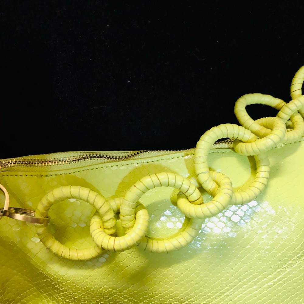 cult gaia Neon Lime Chain-Link Clutch - Picture 4 of 12